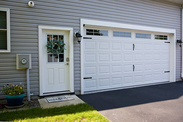 24/7 Emergency Garage Door Panel Replacement experts in Crimora, VA